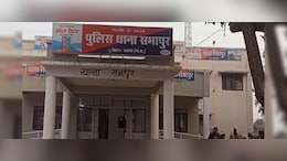 MP के पुलिस स्टेशन में शख्स ने खुद पर क्यों डाला पेट्रोल ? कहा - कांस्टेबल साहब ने की गाली-गलौज