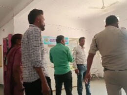 MP News: मां-बेटे का तहसील कार्यालय में हाई वोल्टेज ड्रामा, पुलिस के साथ भी की अभद्रता