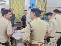 Police Constable Attacked: ड्यूटी पर तैनात आरक्षक पर त्रिशूल से किया जानलेवा हमला, गंभीर हालत में जबलपुर रेफर
