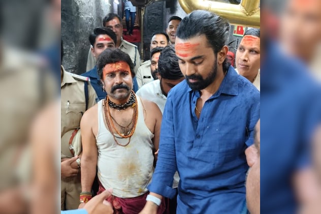 (महाशिवरात्रि पर महाकालेश्वर मंदिर में पूजा)