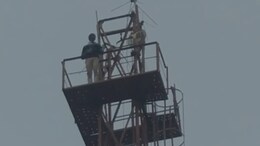 Rajasthan: डीग में हरिओम हत्याकांड का मामला गरमाया, आरोपियों की गिरफ्तारी के लिए टावर पर चढ़ गया युवक
