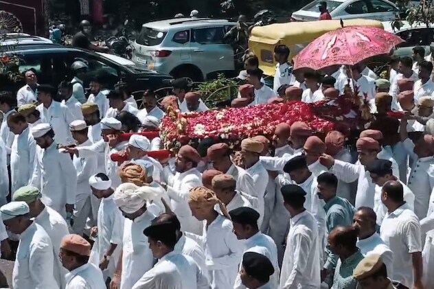 राजपरिवार के पूर्व सदस्य अरविंद सिंह मेवाड़ की अंतिम यात्रा