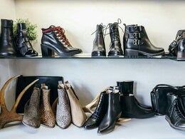 Heavy Discount में खरीदें वीमेन के Trendy Flats, Flatforms, Heels और Loafers, जल्दी करें! ऑफर्स ऐसे नहीं हटा पाएंगे नजरें Heavy Discount में खरीदें वीमेन के Trendy Flats, Flatforms, Heels और Loafers, जल्दी करें! ऑफर्स ऐसे नहीं हटा पाएंगे नजरें
