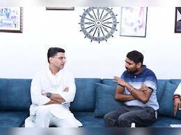 सचिन पायलट ने NSUI प्रदेशाध्यक्ष के घर जाकर की मुलाकात, लंबे समय से बीमार हैं विनोद जाखड़