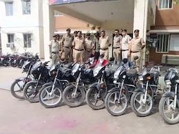 Dewas News: 'ऑपरेशन त्रिनेत्रम' में मिली बड़ी सफलता, पांच लाख कीमत की 10 बाइकों के साथ चार आरोपी गिरफ्तार