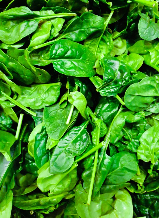 Eating spinach daily can significantly improve health, but its best to consume it in a balanced way