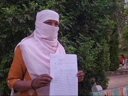 Surajpur News: गंदी नीयत, गाली-गलौज, मानसिक प्रताड़ना... महिला हेड कांस्टेबल ने थाना प्रभारी पर लगाए गंभीर आरोप, हो गई टीम गठित