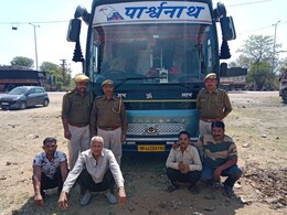 Rajasthan: स्लीपर बस में सीट के नीचे से निकला 'खजाना',  1.77 किलो सोना, 27.91 KG चांदी के गहने और  81 लाख नगदी बरामद  Rajasthan: स्लीपर बस में सीट के नीचे से निकला 'खजाना',  1.77 किलो सोना, 27.91 KG चांदी के गहने और  81 लाख नगदी बरामद