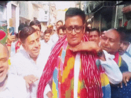 Rajasthan: होली पर 'पुष्पा' स्टाइल में नजर आए राजेंद्र सिंह राठौड़, वीडियो हुआ वायरल Rajasthan: होली पर 'पुष्पा' स्टाइल में नजर आए राजेंद्र सिंह राठौड़, वीडियो हुआ वायरल