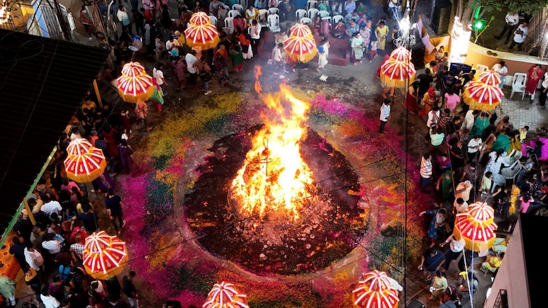 Holika Dahan Date 2026: 2 या 3 मार्च कब है होलिका दहन? बुजुर्ग और गर्भवती महिलाएं रखें किन खास बातों का ध्यान