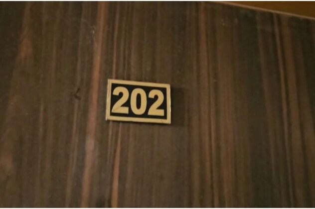 बिहार के रहने वाले छात्र हर्षराज शंकर ने इसी कमरे में सुसाइड किया था. फिलहाल पुलिस ने इसे सील कर रखा है.