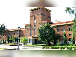 डीयू के पाठ्यक्रम में मनुस्मृति और बाबरनामा को शामिल करने की कोई योजना नहीं : कुलपति