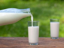Milk Price Hike: इंदौर में आज से महंगा हुआ दूध, 2 रुपये प्रति लीटर की बढ़ोतरी, जानें नए रेट्स Milk Price Hike: इंदौर में आज से महंगा हुआ दूध, 2 रुपये प्रति लीटर की बढ़ोतरी, जानें नए रेट्स
