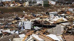 33 Killed As Tornadoes Rip Through Central US