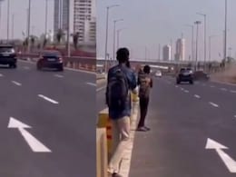 Video: Speeding BMW Tries To Overtake Vehicles, Rams Divider In Mumbai Video: Speeding BMW Tries To Overtake Vehicles, Rams Divider In Mumbai