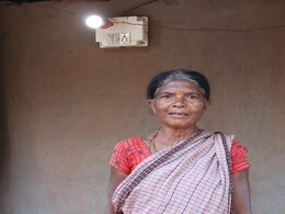 CG : आजादी के 77 साल बाद उजियारा! बीजापुर के इस गांव में पहली बार पहुंची बिजली, ग्रामीणों ने क्या कहा? CG : आजादी के 77 साल बाद उजियारा! बीजापुर के इस गांव में पहली बार पहुंची बिजली, ग्रामीणों ने क्या कहा?