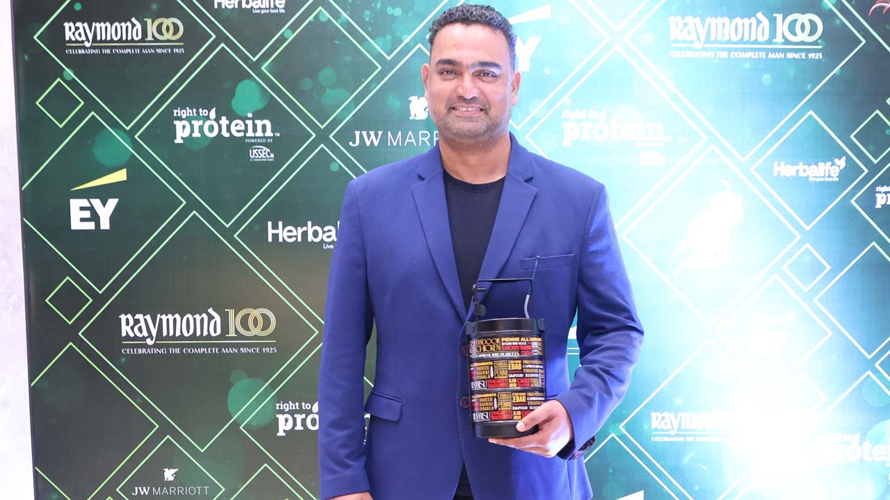 Chef Avinash Martins Wins The Energetic Chef Restaurateur Of The Year Award At NDTV Food Awards 2025