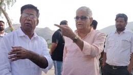 किरोड़ी लाल मीणा ने अधिकारियों को लगाई फटकार, अवैध प्लॉटिंग और भू-माफिया को लेकर भड़के