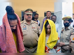 सौरभ मर्डर केस में मुस्कान ही है 'मास्टरमाइंड', प्रेमी साहिल को मरी हुई मां बनकर स्नैपचैट पर किया था 'वध' करने को तैयार सौरभ मर्डर केस में मुस्कान ही है 'मास्टरमाइंड', प्रेमी साहिल को मरी हुई मां बनकर स्नैपचैट पर किया था 'वध' करने को तैयार
