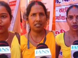 UP: सरकारी योजनाओं के बारे में बताने के लिए प्रयागराज में प्रदर्शनी, महिलाओं ने की तारीफ