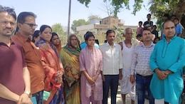 Carpenter's Daughter Tops Bihar Board Class 10 Exam With 98% Marks