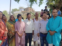 Carpenter's Daughter Tops Bihar Board Class 10 Exam With 98% Marks Carpenter's Daughter Tops Bihar Board Class 10 Exam With 98% Marks
