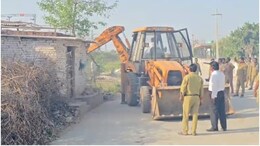 Bulldozer Action: ब&zwj;िजयनगर में चला बुलडोजर, भारी पुल&zwj;िस बल तैनात; कैबिनेट मंत्री अविनाश गहलोत के बयान का दिखा असर