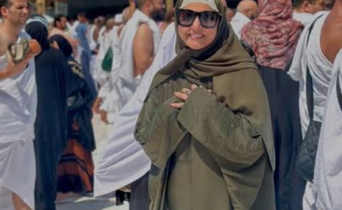 Hina Khan Performs Umrah Amid Cancer Treatment: “Overwhelmed And Speechless”