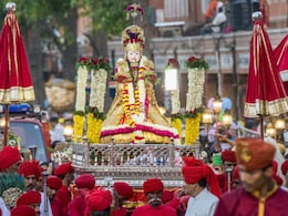 Gangaur 2025: राजस्थान में साल का सबसे लंबा त्योहार शुरू, महिलाओं के लिए खास, शाही सवारी से लेकर गौरी और ईसर की मूर्तियों का जानें महत्व Gangaur 2025: राजस्थान में साल का सबसे लंबा त्योहार शुरू, महिलाओं के लिए खास, शाही सवारी से लेकर गौरी और ईसर की मूर्तियों का जानें महत्व