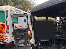 Hinjewadi Bus Fire : पुण्यातील हिंजवडीत बसला भीषण आग; 8 जण बचावले..., 4 प्रवासी जळून खाक! Hinjewadi Bus Fire : पुण्यातील हिंजवडीत बसला भीषण आग; 8 जण बचावले..., 4 प्रवासी जळून खाक!