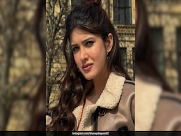 Shanaya Kapoor Looks Pretty Perfect In A Mauve-Hued Blush And A Glossy Lip Look Shanaya Kapoor Looks Pretty Perfect In A Mauve-Hued Blush And A Glossy Lip Look