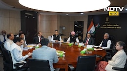 Election Commision: मतदार ओळखपत्र आधार कार्डशी लिंक होणार.. केंद्रीय निवडणूक आयोगाचा मोठा निर्णय