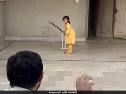Video: रोहित शर्मा की तरह शॉट लगाती है पाकिस्तान की ये बच्ची, यूज़र बोले- टीम में रख लो