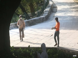 Teen Boy, Girl Found Hanging From Tree In Delhi Park, Cops Suspect Suicide Teen Boy, Girl Found Hanging From Tree In Delhi Park, Cops Suspect Suicide