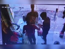 सिर पर सटाया कट्टा, जान से मारने की दी धमकी, चित्रकूट में कपड़े की दुकान पर जमकर गुंडागर्दी