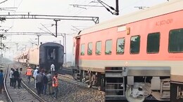 Railway News : गोवा एक्स्प्रेसच्या चाकातून अचानक धूर, रेल्वे कर्मचाऱ्यांच्या सतर्कतेमुळे अनर्थ टळला