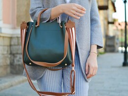 Handbag खरीदते समय ध्यान नहीं रखीं ये बातें, तो बनने की जगह बिगड़ जाएगा आपका लुक Handbag खरीदते समय ध्यान नहीं रखीं ये बातें, तो बनने की जगह बिगड़ जाएगा आपका लुक