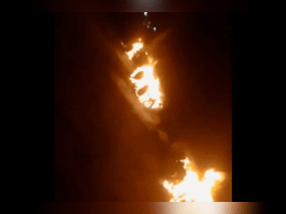 Truck on Fire: आधी रात चलता ट्रक बना आग का गोला, NH 46 का बताया गया हादसा Truck on Fire: आधी रात चलता ट्रक बना आग का गोला, NH 46 का बताया गया हादसा