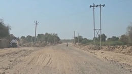 राजस्थान में सड़क बनाने वाले ठेकेदार कर रहे धोखाधड़ी, सरकार कर रही घोषणाएं... जनता हो रही है परेशान