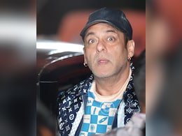 59 के सलमान खान का दिखा ऐसा लुक फैंस भी हुए परेशान, भाईजान के लिए हुए इमोशनल, बोले- हमारे हीरो अब... 59 के सलमान खान का दिखा ऐसा लुक फैंस भी हुए परेशान, भाईजान के लिए हुए इमोशनल, बोले- हमारे हीरो अब...
