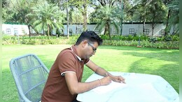 Handwritten Budget: छ्त्तीसगढ़ के इतिहास में पहली बार हस्तलिखित बजट, 100 पन्नों में वित्त मंत्री ने खुद लिखा