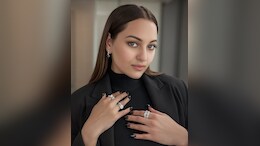 With Contoured Cheeks And Nude Lips, Sonakshi Sinha Is Making Subtle Glam Her Game
