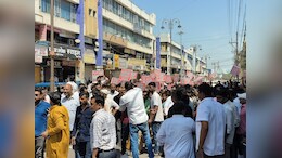 एक शक और चली गई 2 जान ! मऊगंज हिंसा के बाद&nbsp;बाजारों में सन्नाटा, पढ़ें इनसाइड स्टोरी