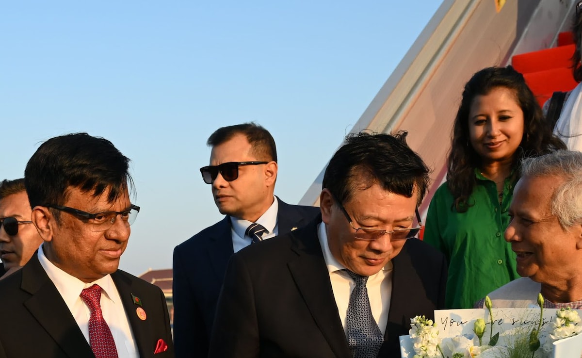 বাংলাদেশে অভ্যুত্থানের আলোচনার মাঝে মোহাম্মদ ইউনুস চীনে পৌঁছেছিলেন, জানেন কেন এই যাত্রা গুরুত্বপূর্ণ