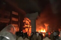 Clash Erupts In Nagpur Amid Aurangzeb Tomb Row, D Fadnavis Appeals For Calm Clash Erupts In Nagpur Amid Aurangzeb Tomb Row, D Fadnavis Appeals For Calm