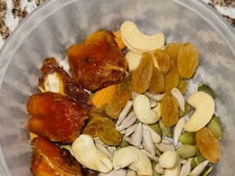 चैत्र नवरात्र में उपवास के दौरान खाएं ये पांच ड्राई फ्रूट्स, रहेंगे स्वस्थ 