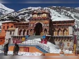 बर्फ की सफेद चादर से ढके बद्रीनाथ, जानें कब से शुरू होगी चार धाम यात्रा