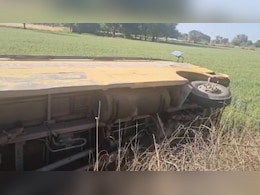 School Bus Accident: जयपुर के चौमूं में बड़ा हादसा, बच्चों से भरी स्कूल बस पलटी; कई घायल अस्पताल में भर्ती School Bus Accident: जयपुर के चौमूं में बड़ा हादसा, बच्चों से भरी स्कूल बस पलटी; कई घायल अस्पताल में भर्ती