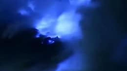 Travel Vlogger Captures Unique "Blue Fire" At Mount Ijen In Indonesia, Amazes Internet