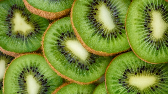 Add kiwis to your diet today to boost your sleep quality today
